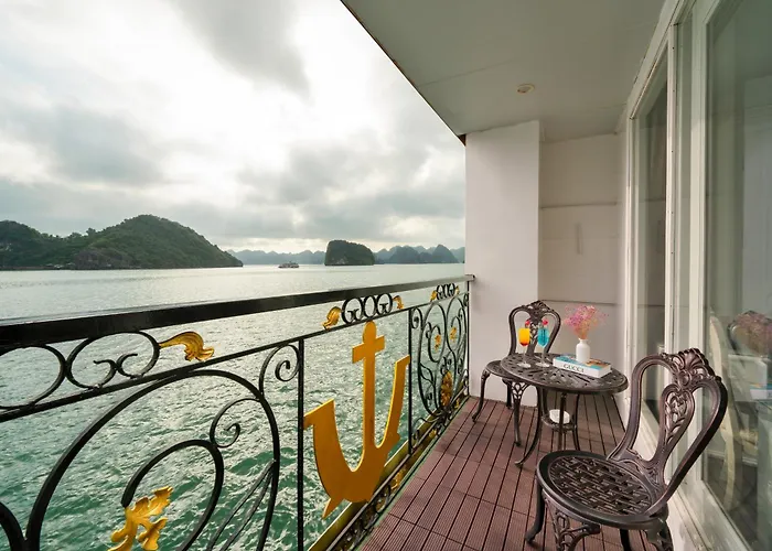 Aqua Legend Cruise Botel Ha Long